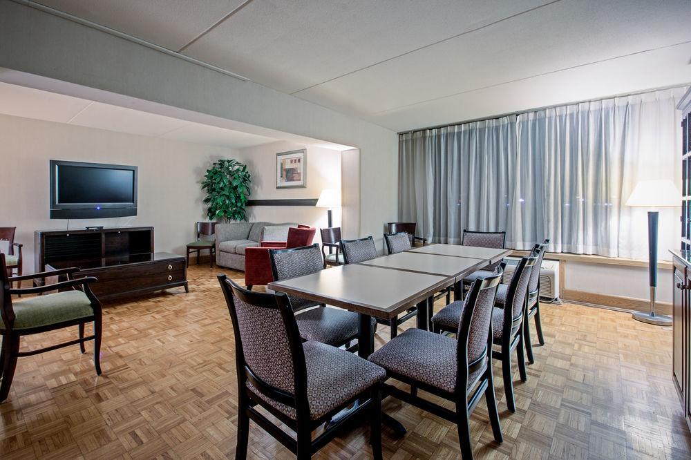 Fairfield Inn & Suites Springfield エンフィールド エクステリア 写真