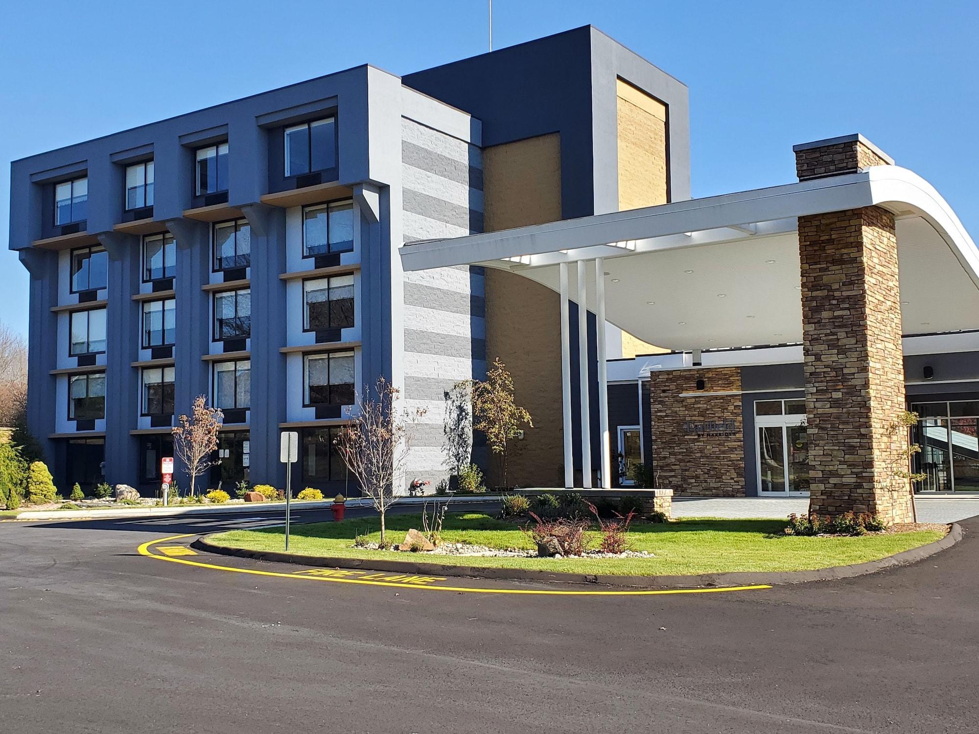 Fairfield Inn & Suites Springfield エンフィールド エクステリア 写真